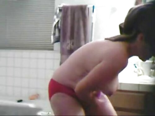 หญิงสูงวัยโชว์หีให้น ...